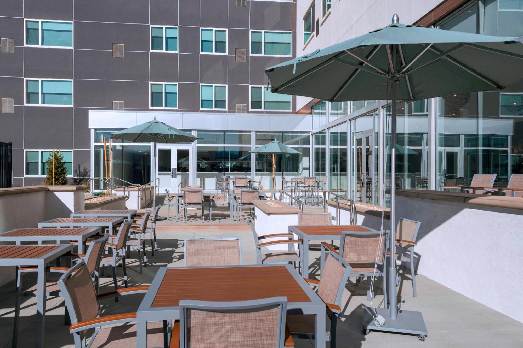 Element Palmdale Hotel Exterior photo