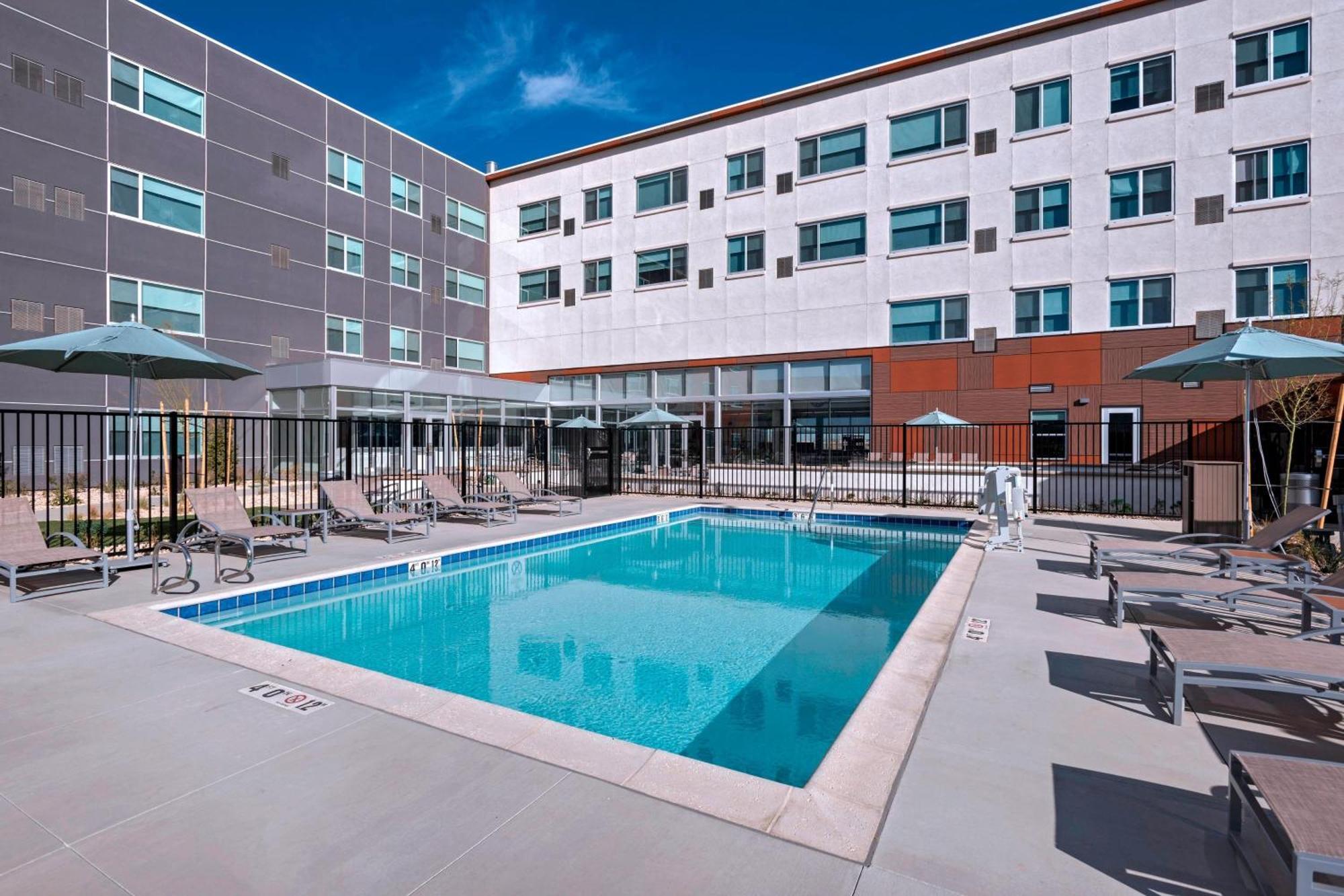Element Palmdale Hotel Exterior photo